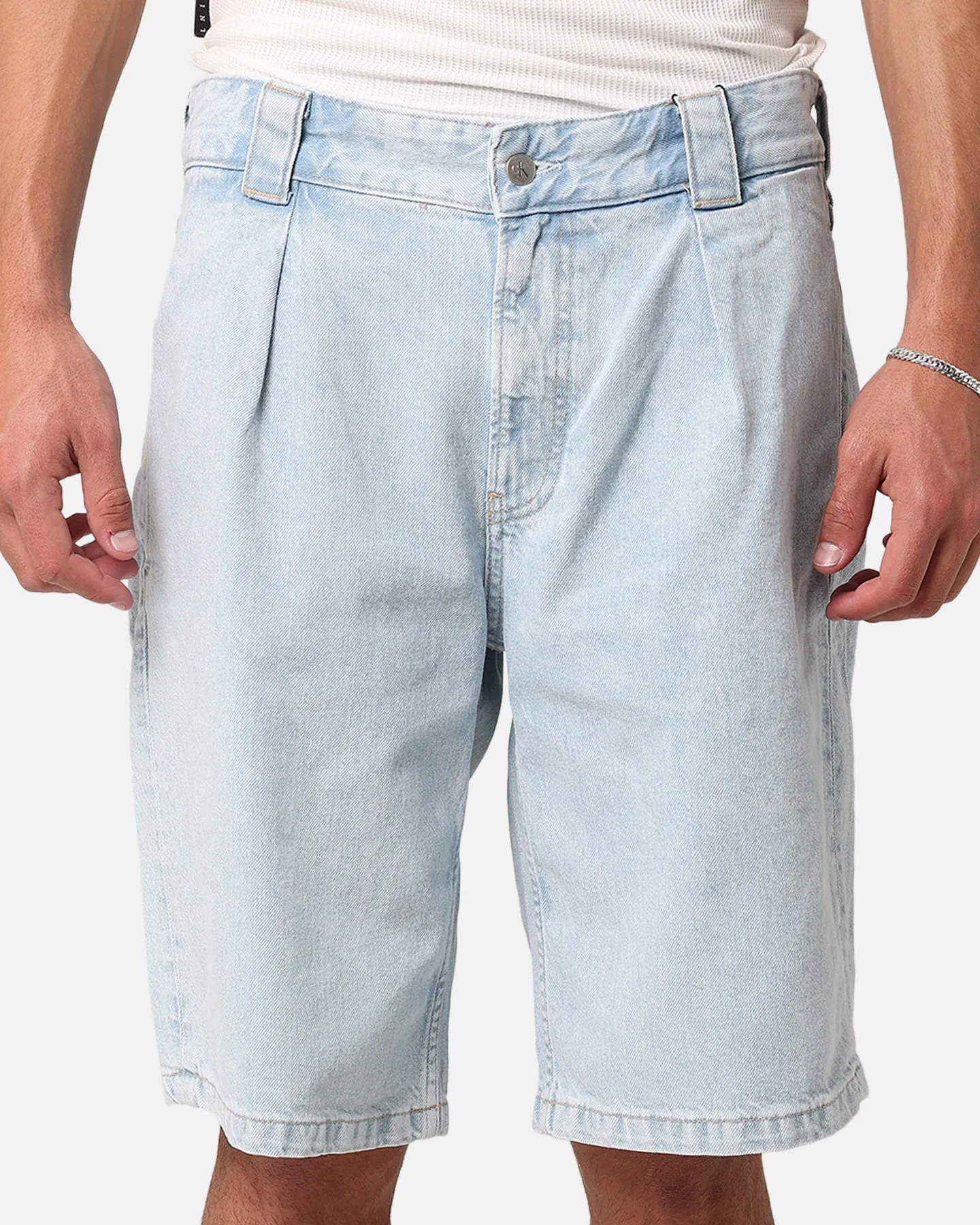 Calvin Klein 90's Loose Pleated Denim Short Light Blue