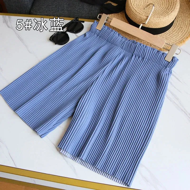 Solid Color Pleated Shorts